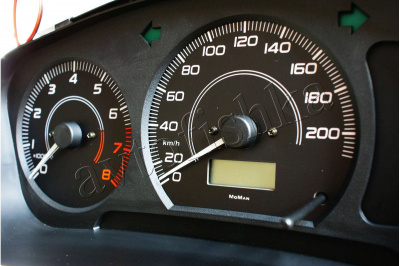 Mitsubishi Lancer VI 1995-2000 светодиодные шкалы (циферблаты) на панель приборов - дизайн 1